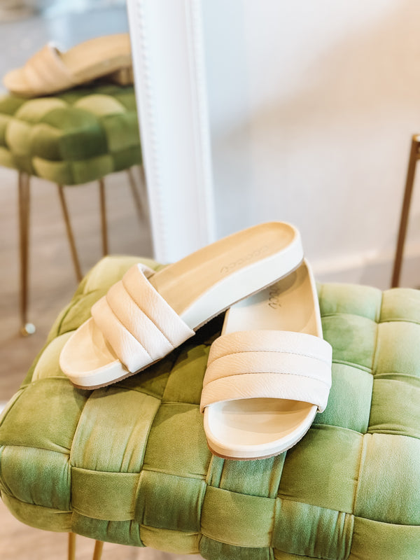 Puffer Slide Sandals - Cream